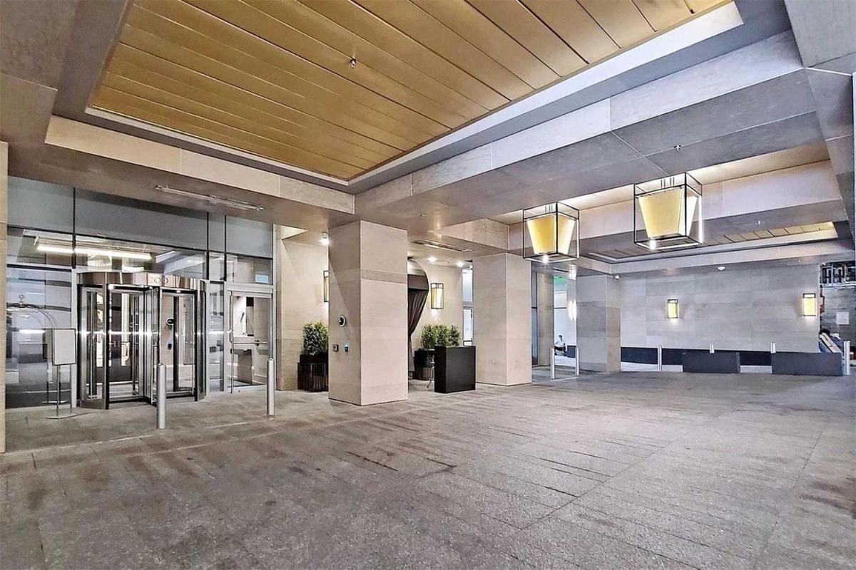 2 Bedroom Plus Den Condo Toronto Exterior photo
