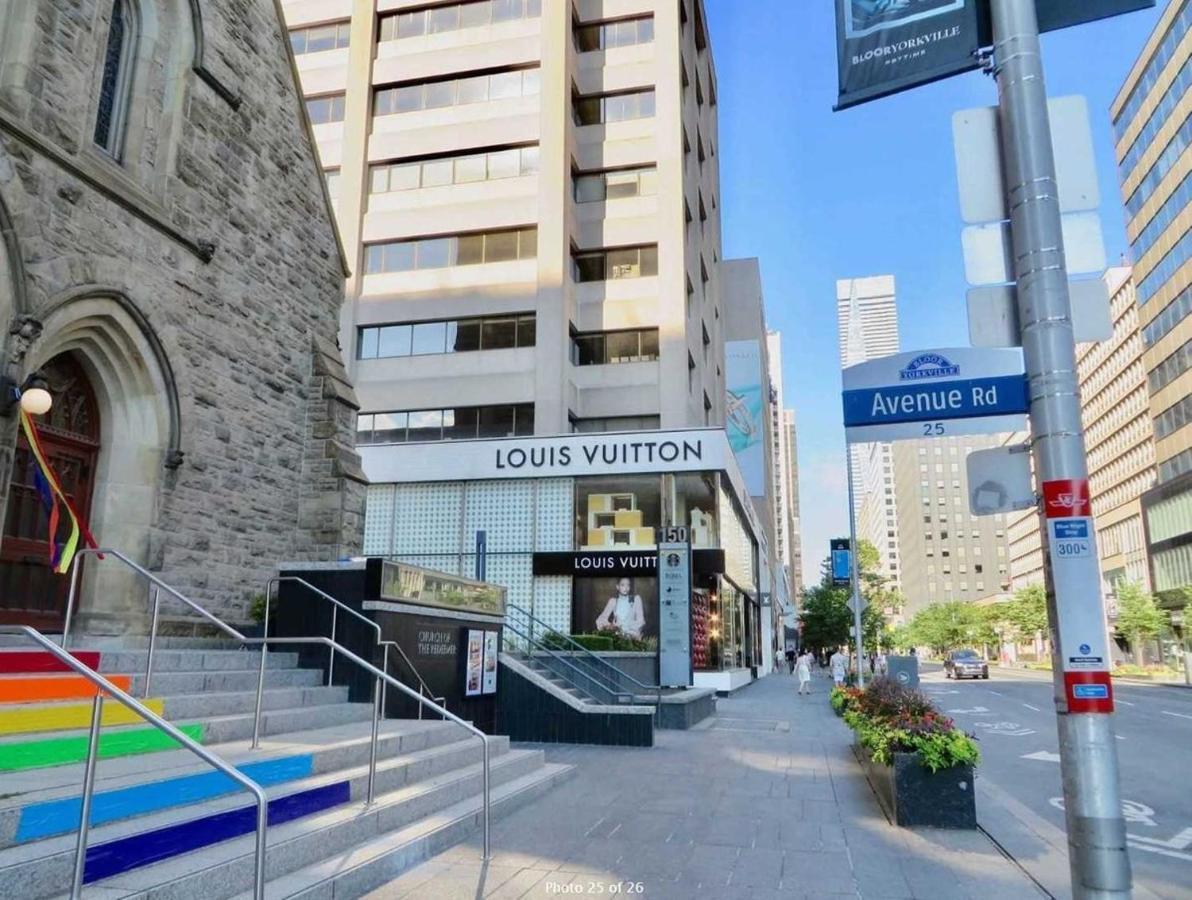 2 Bedroom Plus Den Condo Toronto Exterior photo