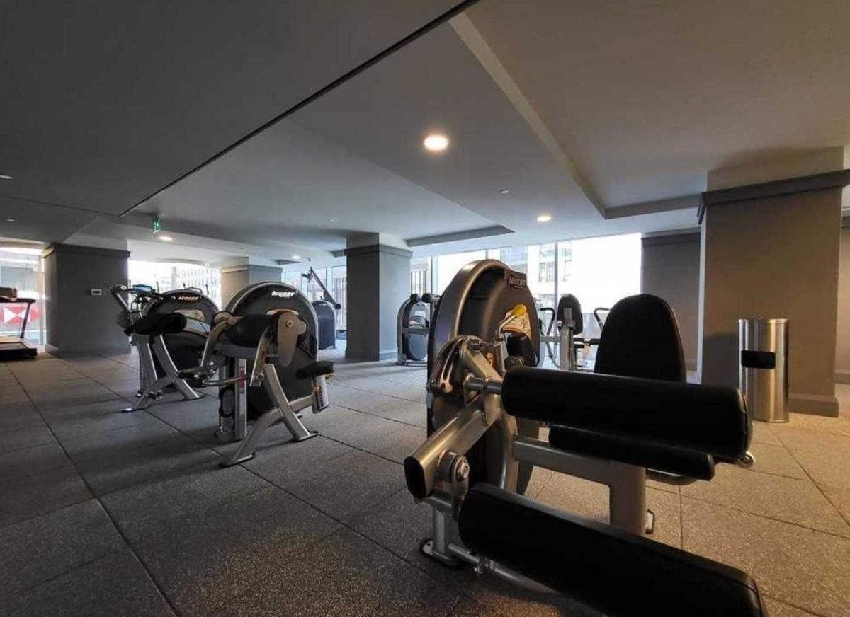 2 Bedroom Plus Den Condo Toronto Exterior photo